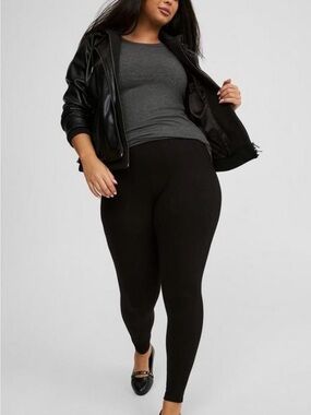 Torrid full length slim fix pocket leggings